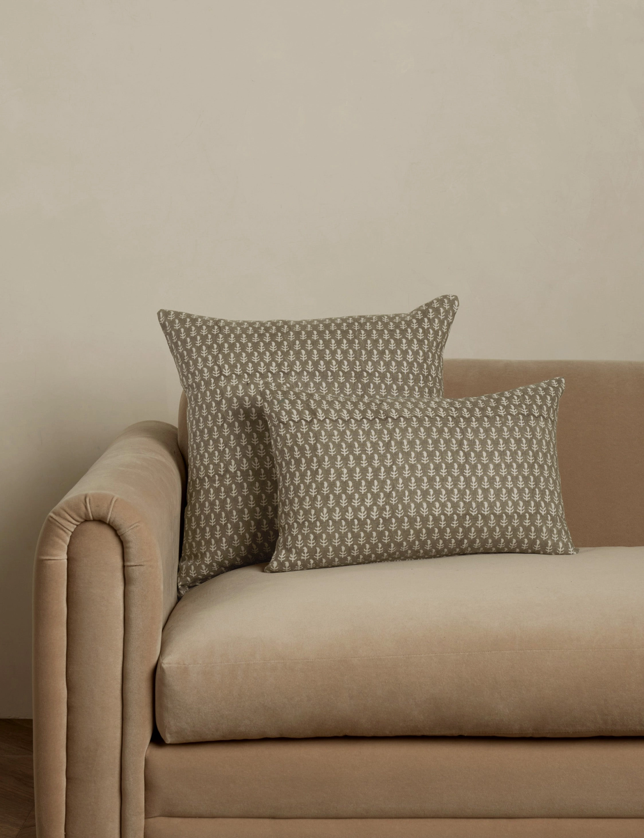 Agnes Linen Pillow