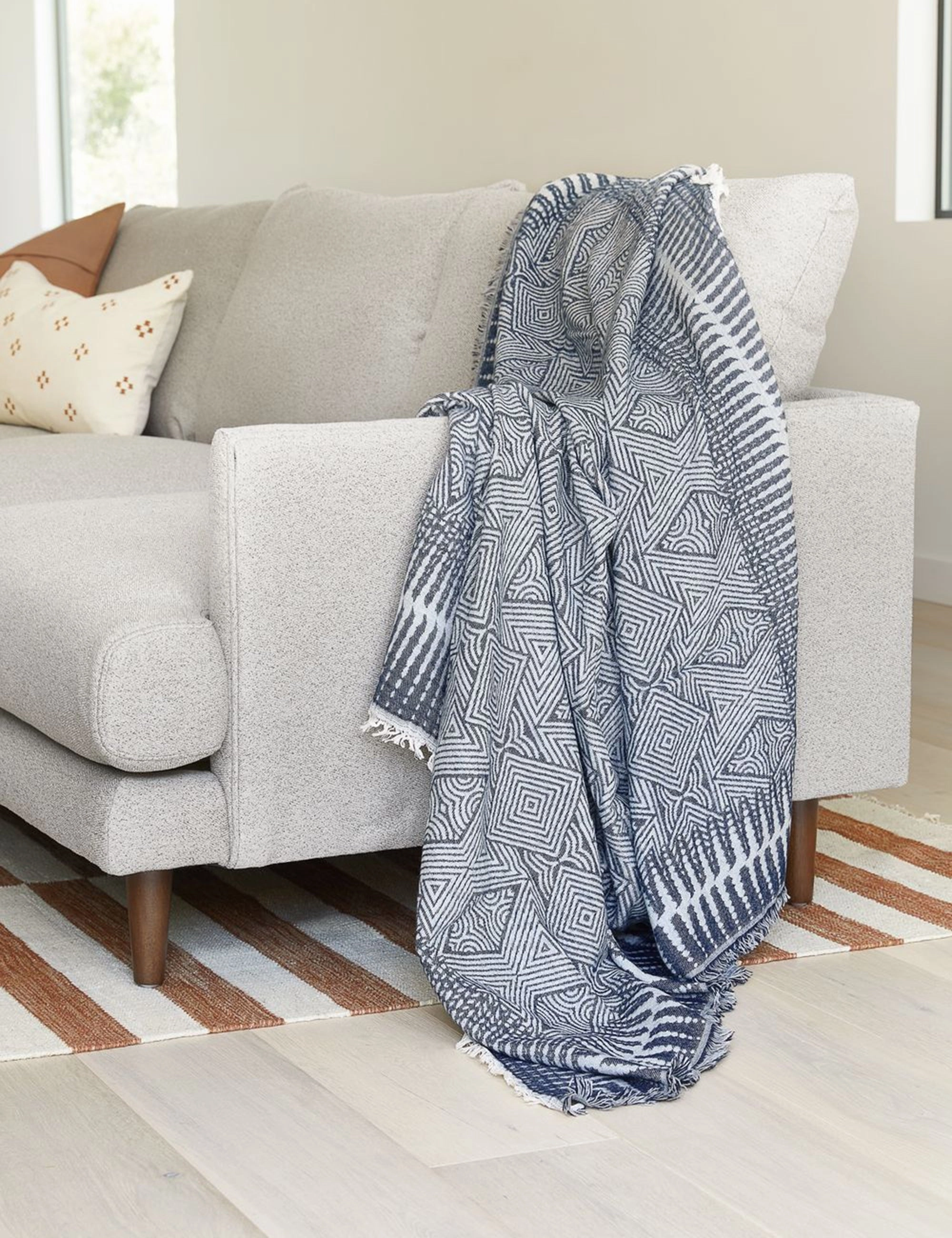 Giana Throw. Blue