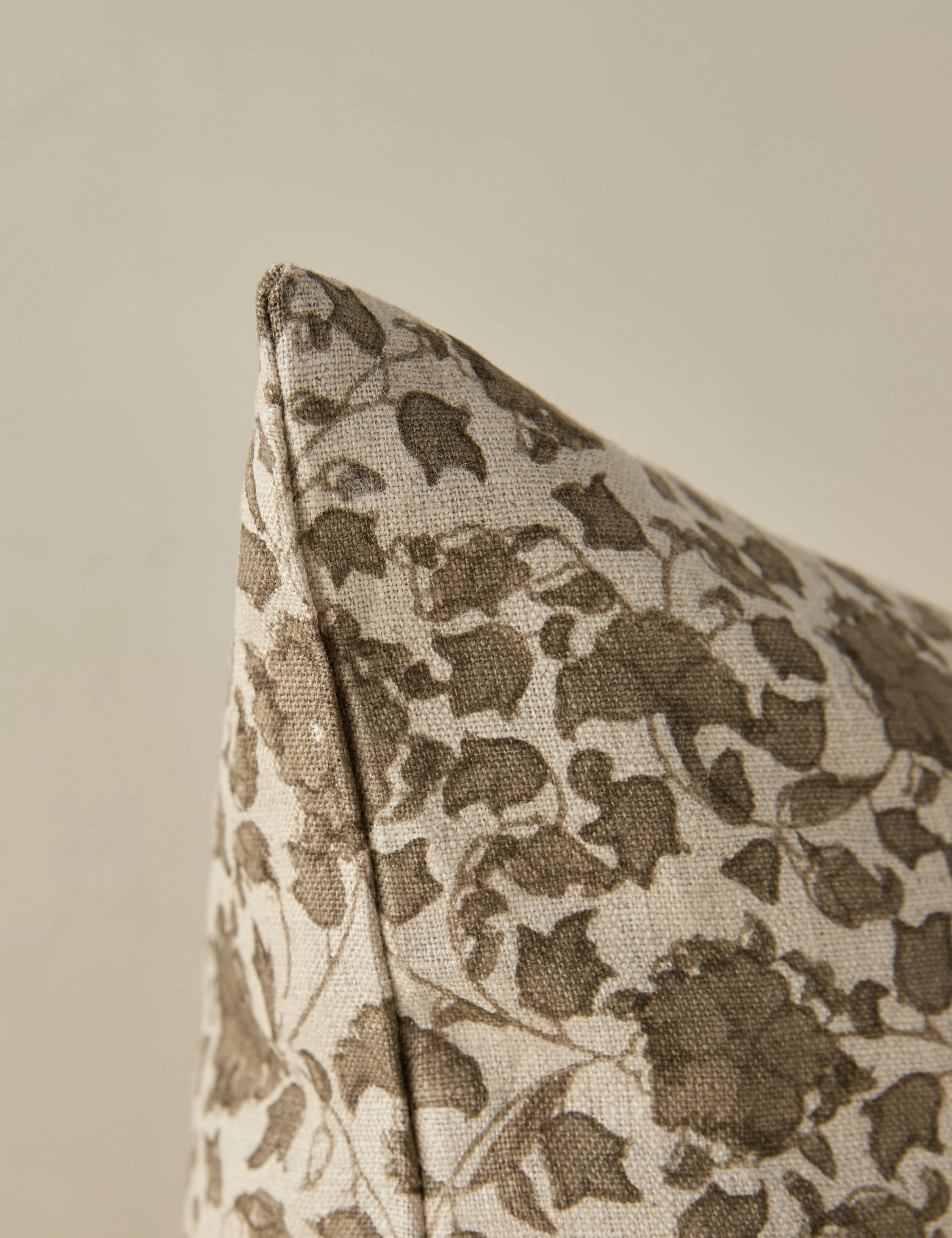 Lavelanet Linen Pillow