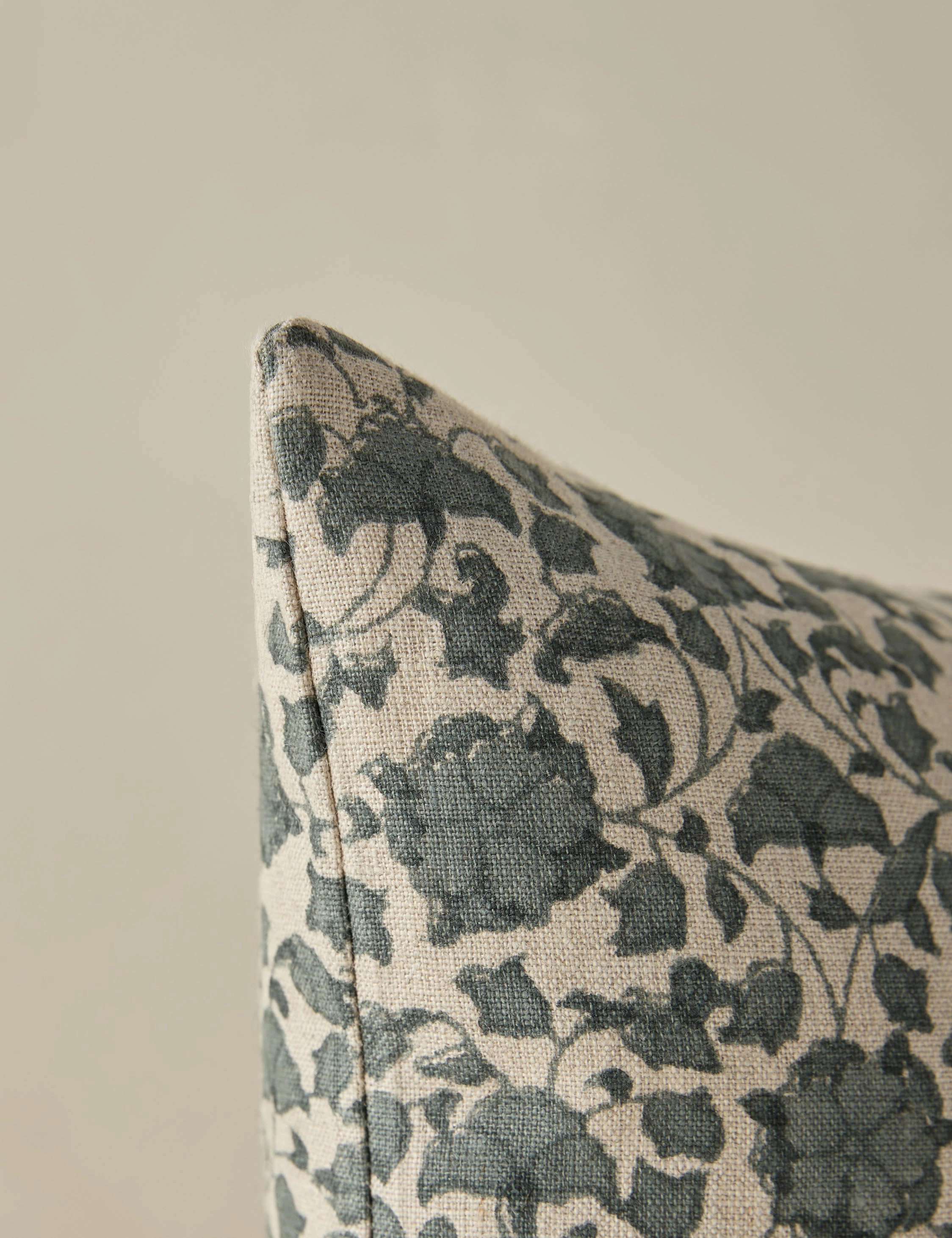 Lavelanet Linen Pillow