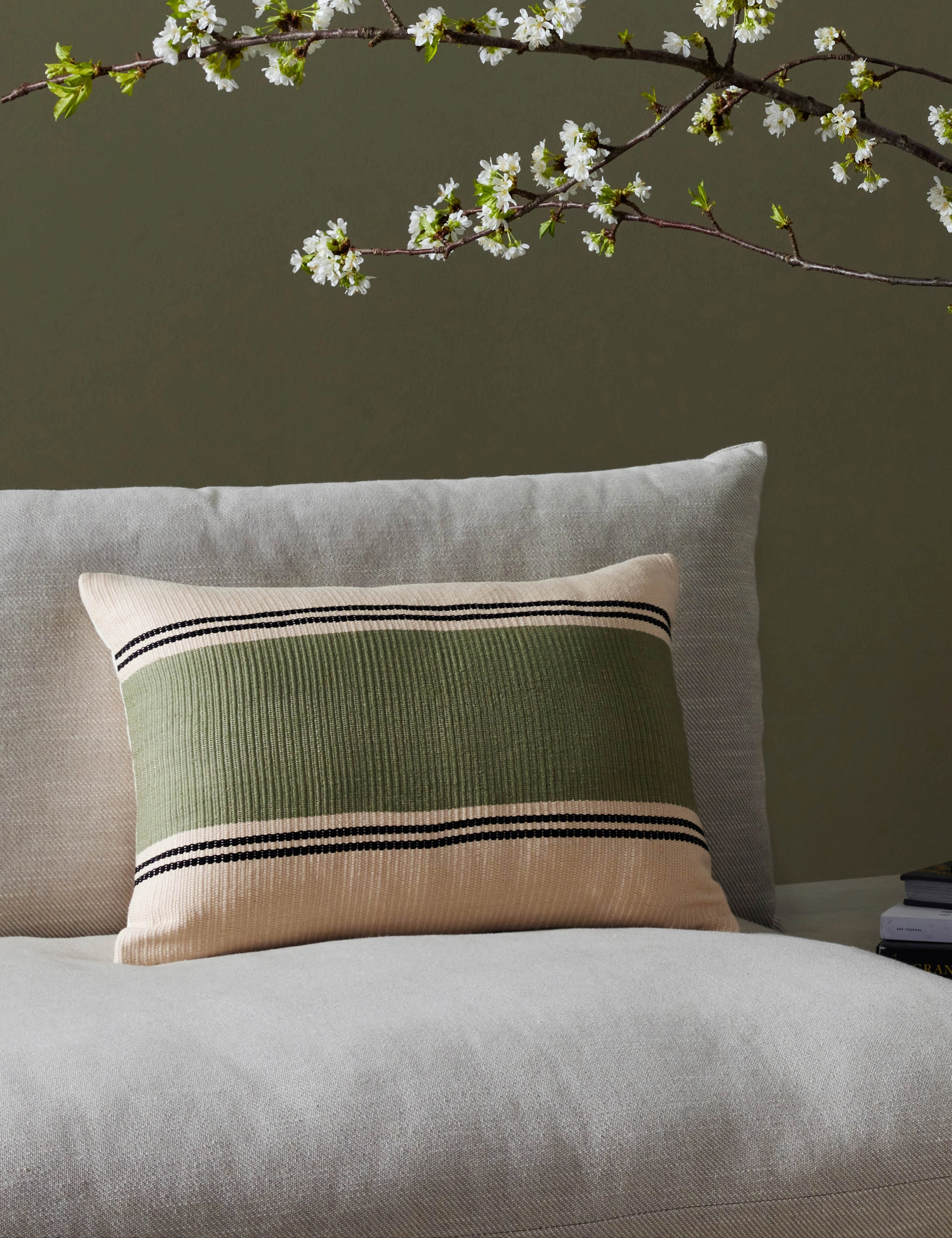 Loma Pillow