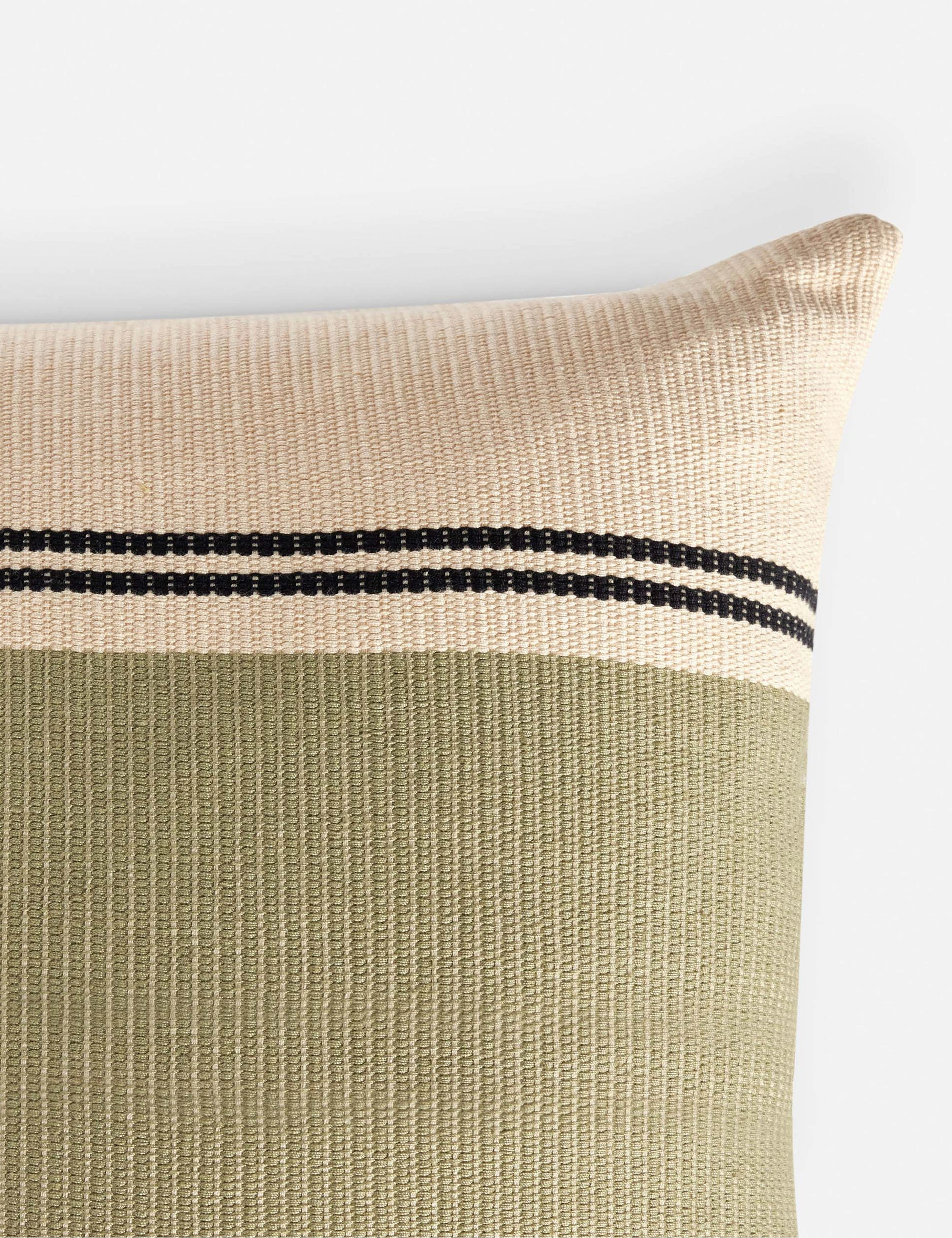 Loma Pillow
