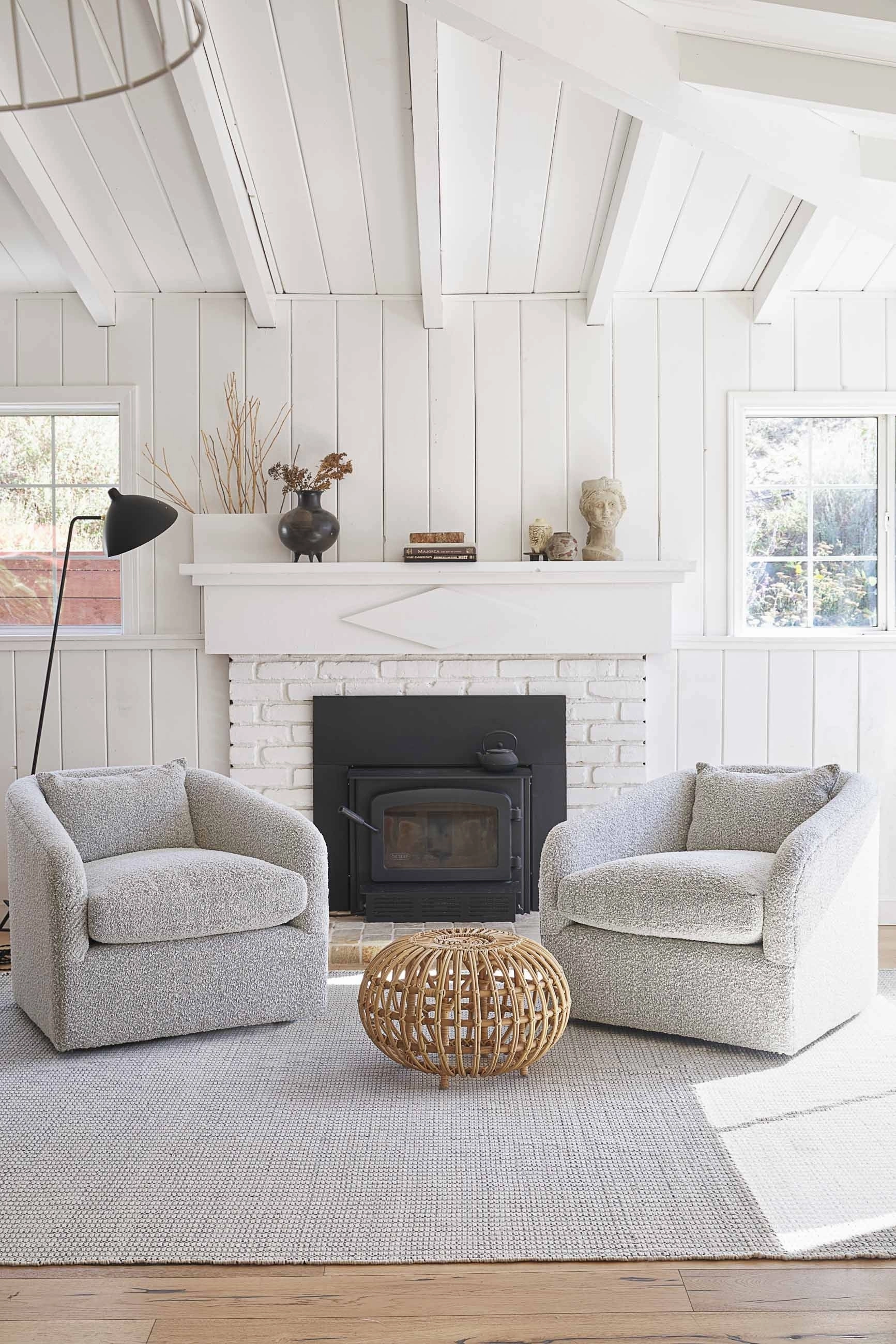 Ren Swivel Chair