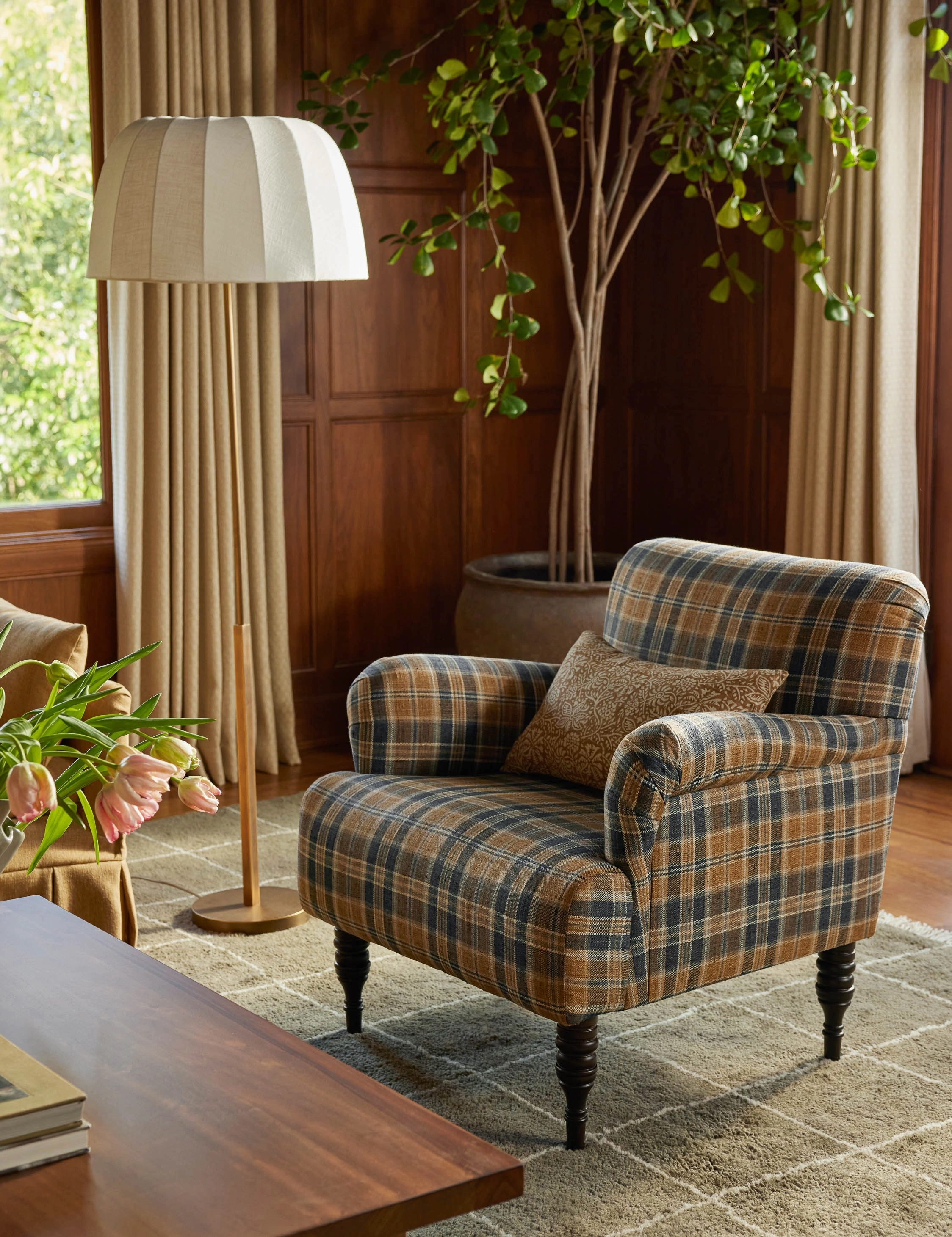 Vyolet Accent Chair