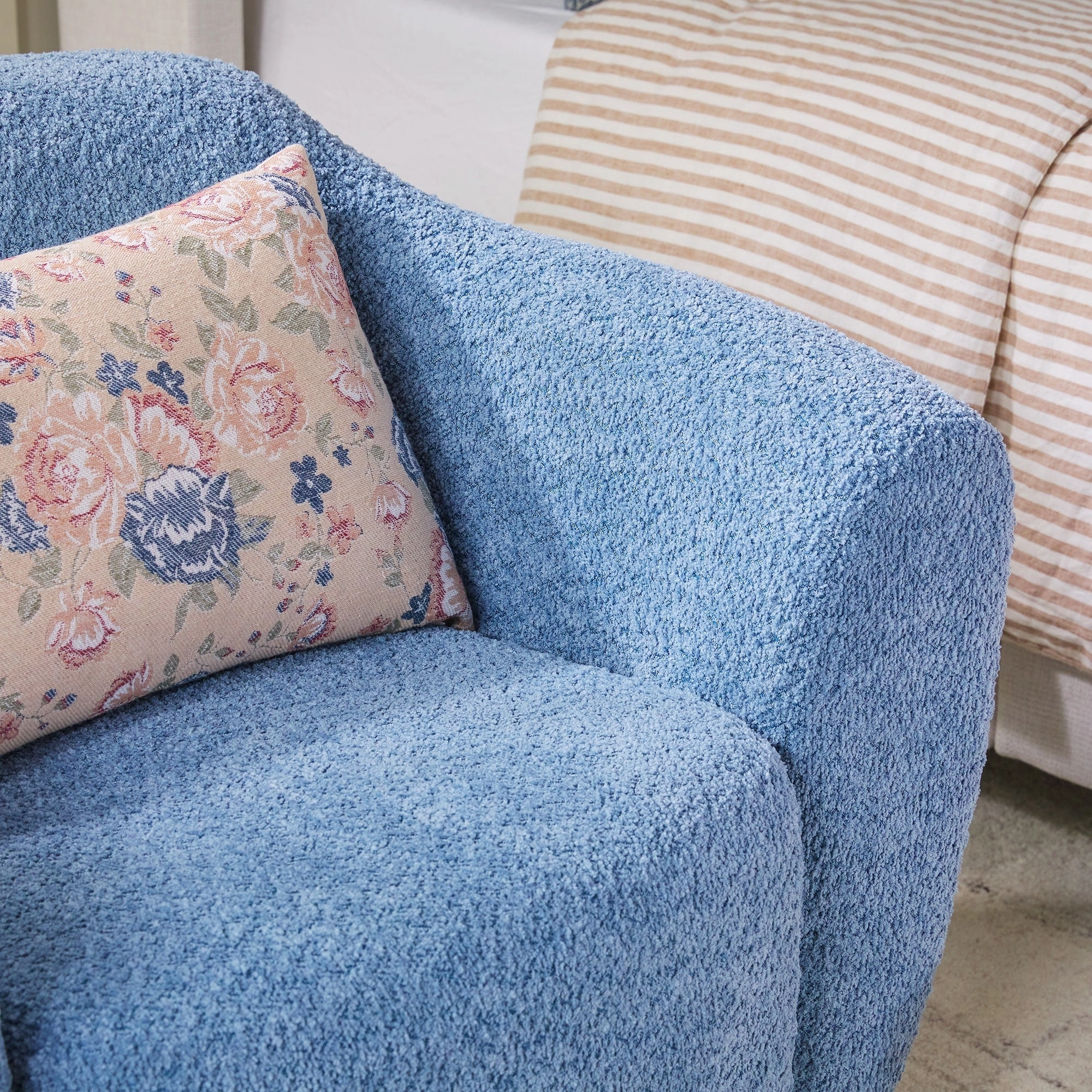 Walker Edison Contemporary Boucle Lounge Accent Chair